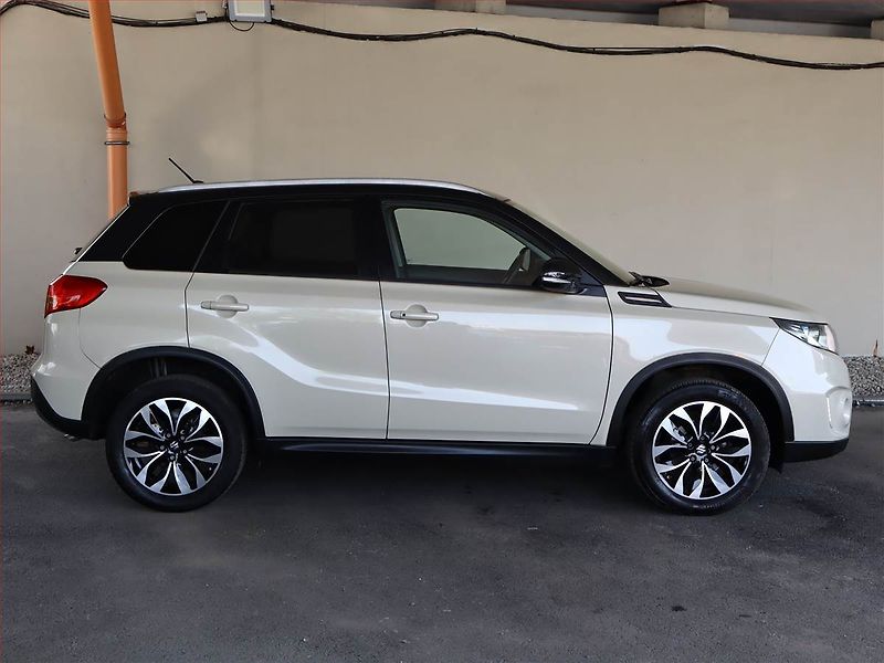 Suzuki Vitara (2016) Elegance 1.6 VVT, 4X4 - fotka 6 z 17