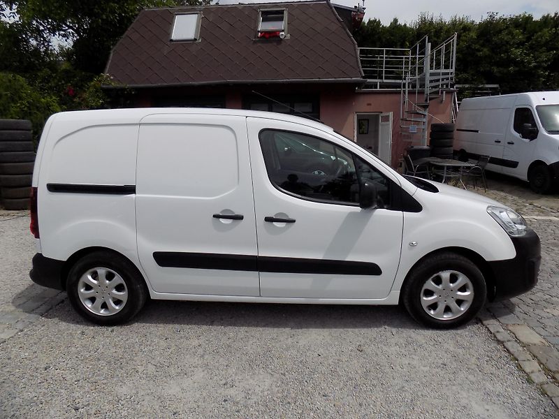 Peugeot Partner 1,6 HDI 73 KW KLIMA, TEMP, ČR - fotka 8 z 44
