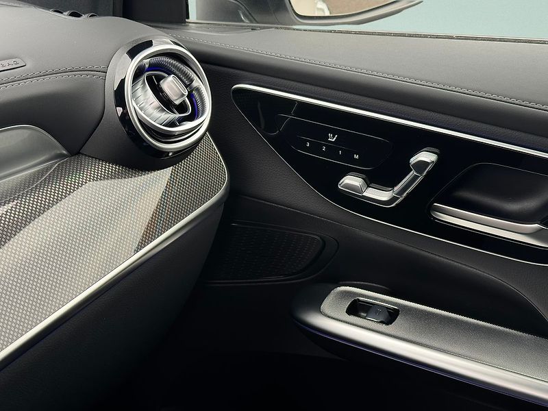 Mercedes-Benz GLC 220 d 4MATIC AMG Line - fotka 20 z 26