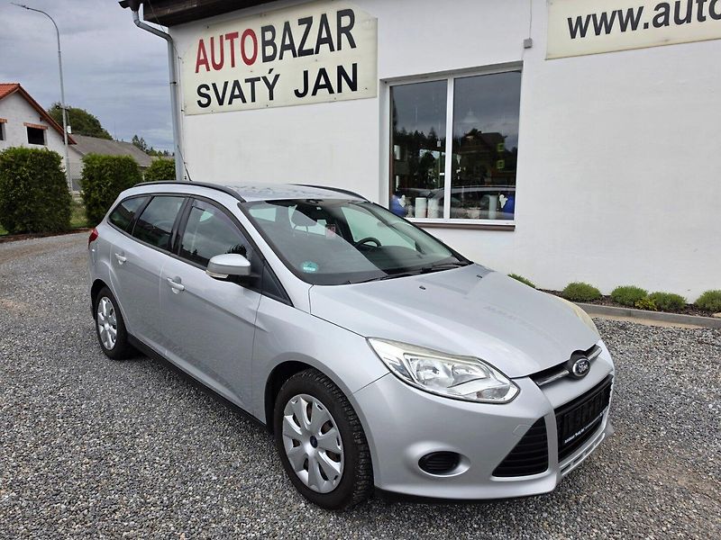 Ford Focus (2012) 1.6 16V Serviska,Tažné - fotka 1 z 20