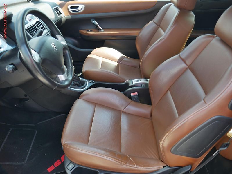 Peugeot 307 (2005) 1.6i, ČR, kůže, výhřev sed - fotka 9 z 17