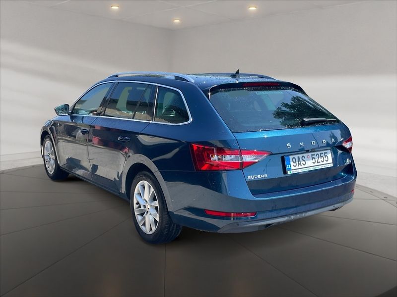 Škoda Superb 2,0 TDI 147 4x4 Style Aut - fotka 4 z 11