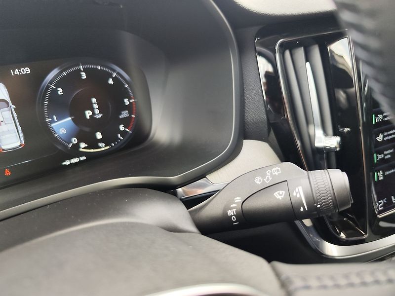 Volvo V60 B4 2.0/145kW 1.majitel 4x4 - fotka 30 z 36