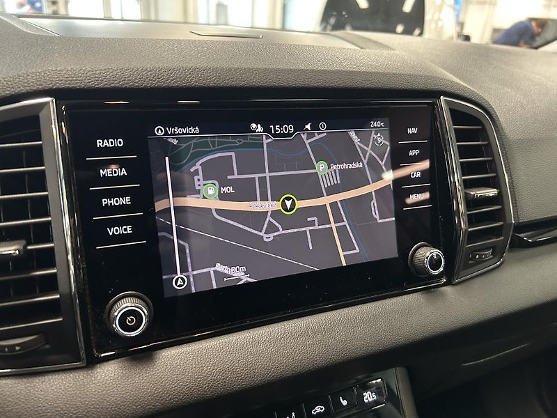 Škoda Karoq (2021) 1.5TSI DSG Style LED DCC TZ - fotka 9 z 27
