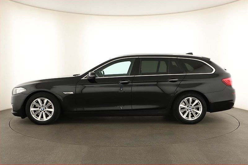 BMW Řada 5 (2013) 530d, Automat, Navi, Xenony - fotka 3 z 20