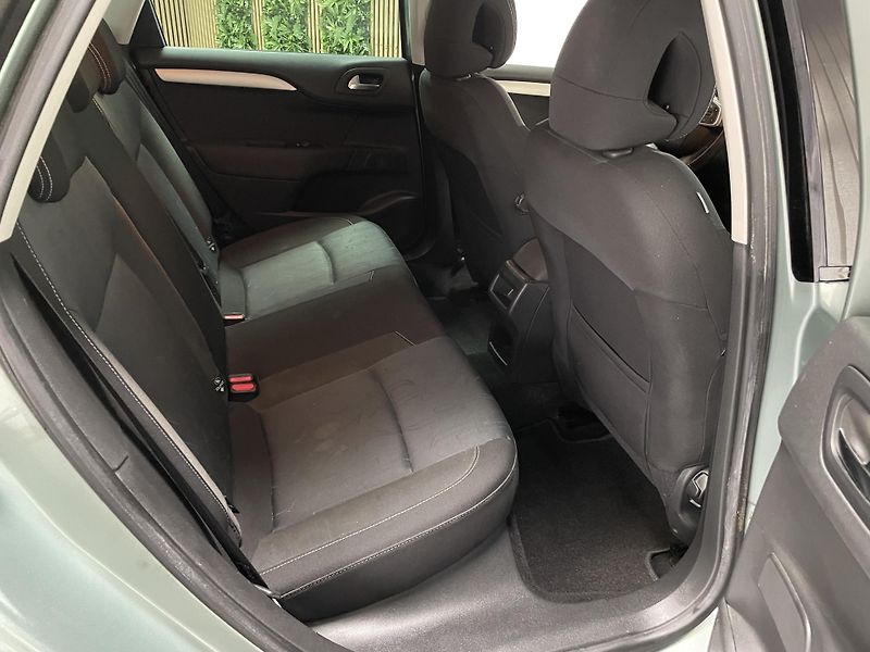 Citroën C4 1.6 VTi ČR 1.MAJITEL - fotka 15 z 23