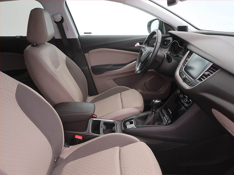 Opel Grandland X (2018) 1.2 Turbo, ČR,1.maj - fotka 7 z 14