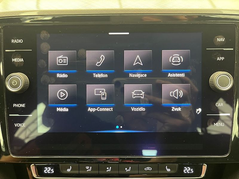 Volkswagen Passat 2.0 TDi LED SVĚTLA, rezervace - fotka 19 z 96