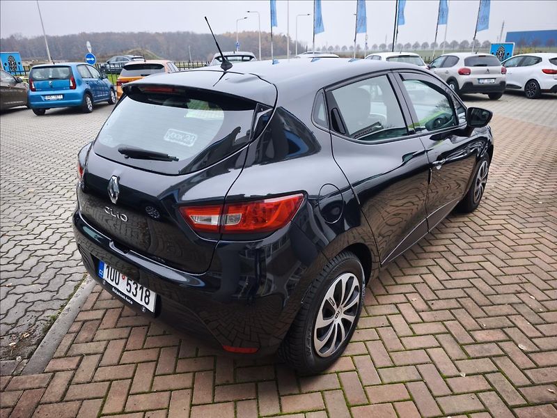 Renault Clio 1,2 16V - fotka 5 z 17
