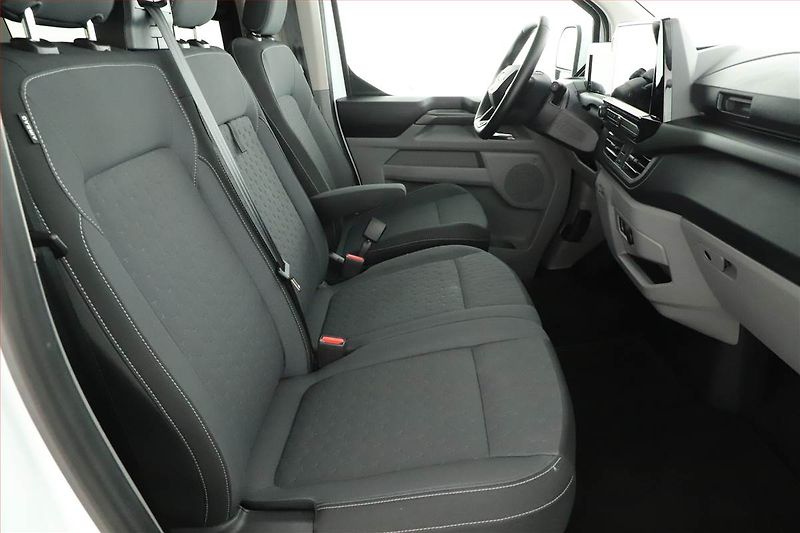 Ford Tourneo Custom (2025) 2.0 EcoBlue - fotka 7 z 24