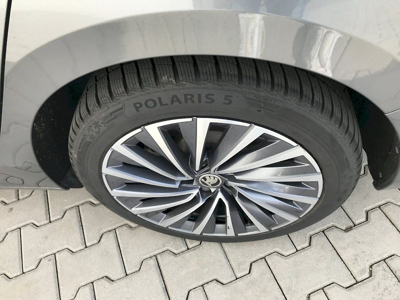 Škoda Superb (2024) COMBI L K TD 142/2.0 A7A - fotka 13 z 26