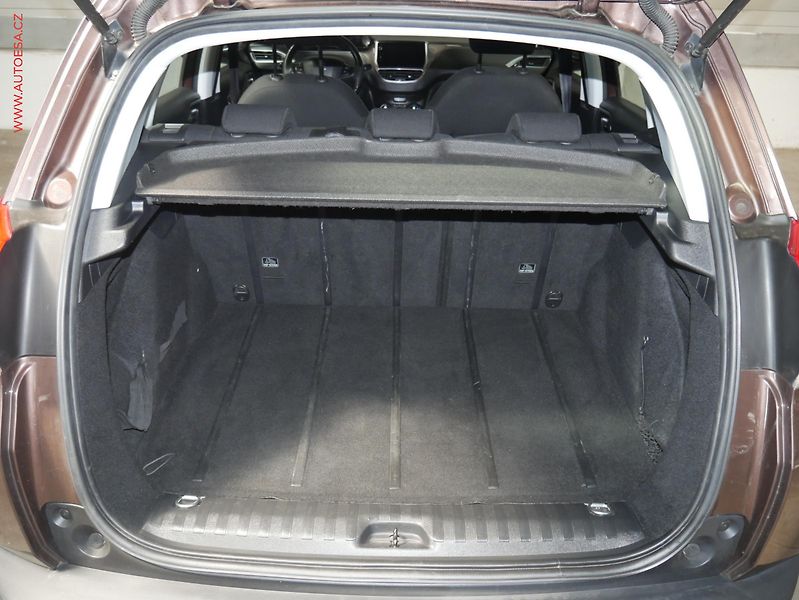 Peugeot 2008 (2014) 1.6 HDI, ČR, servis.kniha, AC - fotka 7 z 19