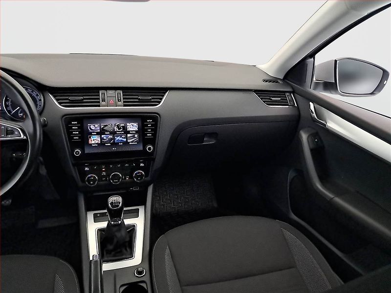 Škoda Octavia (2019) Ambition 1.5 TSI, Serv.kniha - fotka 8 z 21
