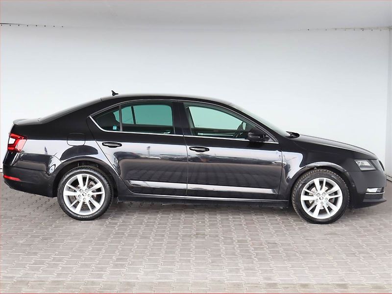 Škoda Octavia (2019) 1.6 TDI, Automat, Navi - fotka 6 z 21