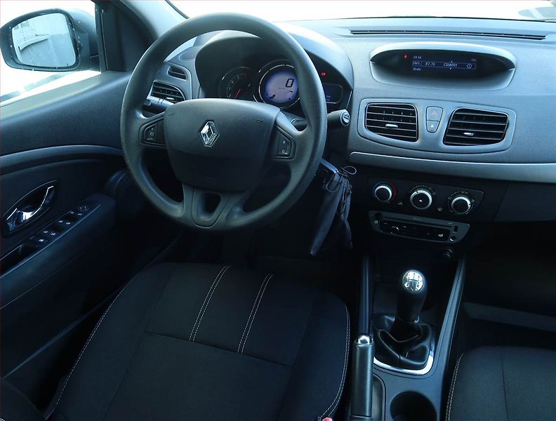 Renault Fluence (2013) 1.6 16V, po STK, slušný stav - fotka 7 z 14