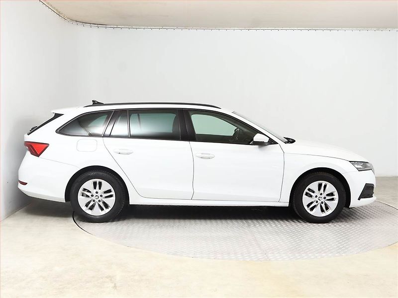 Škoda Octavia (2020) Ambition 2.0 TDI, Tempomat - fotka 6 z 16