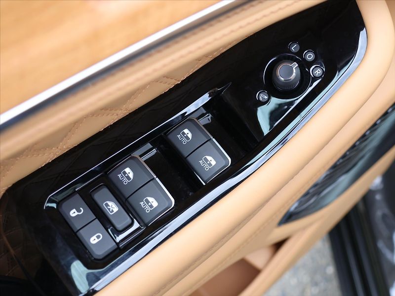 Jeep Grand Cherokee 2,0 4xe Summit Plug-In CZ DPH - fotka 19 z 90