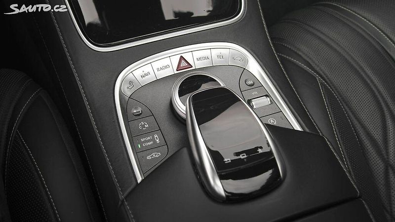 Mercedes-Benz Třídy S S63 AMG 4MATIC cabrio 585 PS - fotka 35 z 48
