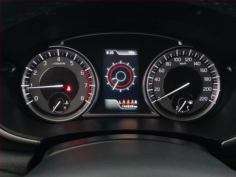 Suzuki Vitara (2019) 1.4 BoosterJet, Serv.kniha - fotka 11 z 18