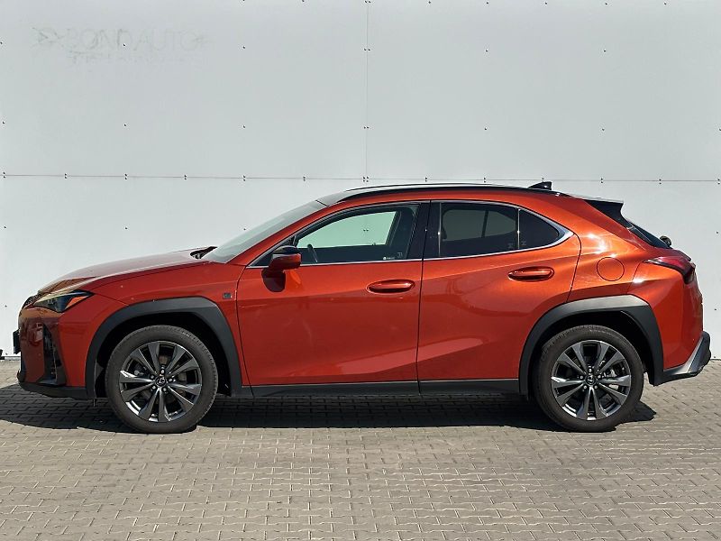 Lexus UX 250h 2,0 HSD F Sport Design AWD - fotka 3 z 29