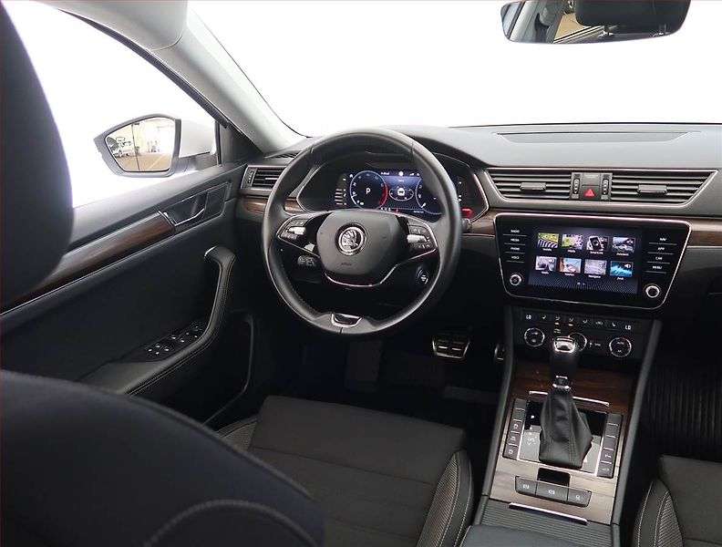 Škoda Superb (2022) Scout 2.0 TSI - fotka 7 z 32