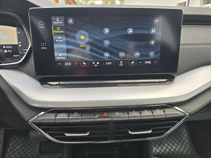 Škoda Octavia 2.0TDi 110kW DSG STYLE + NAVI - fotka 19 z 41