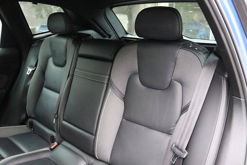 Volvo XC60 VOLVO XC60 T8 TWIN ENGINE R-DE - fotka 25 z 35