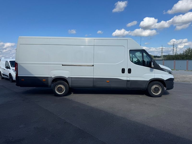 Iveco Daily (2018) 35S14 2.3 100kW - fotka 10 z 16