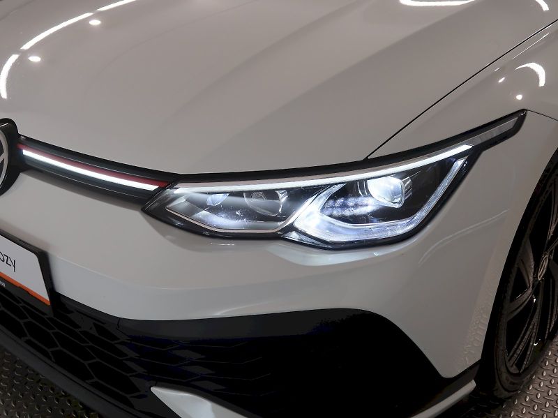 Volkswagen Golf (2024) GTI CLUBSPORT 2.0TSI 221KW DSG - fotka 10 z 38