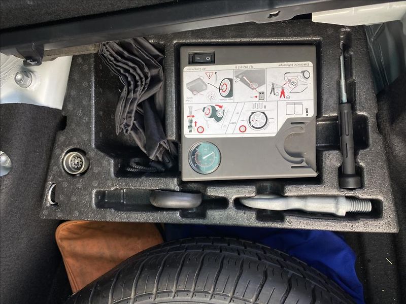 Volkswagen Touareg 3,0 TDI V6 4motion / záruka - fotka 15 z 47
