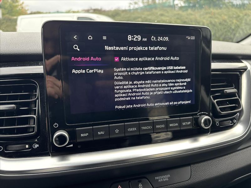 Kia Stonic 1,0 TGDi 73kW TOP ZÁRUKA NAVI - fotka 22 z 38