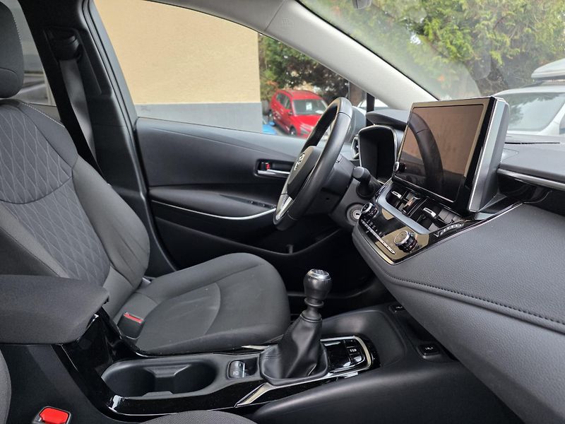 Toyota Corolla  1,5 VVT-i V ZÁRUCE-KAMERA - fotka 17 z 18