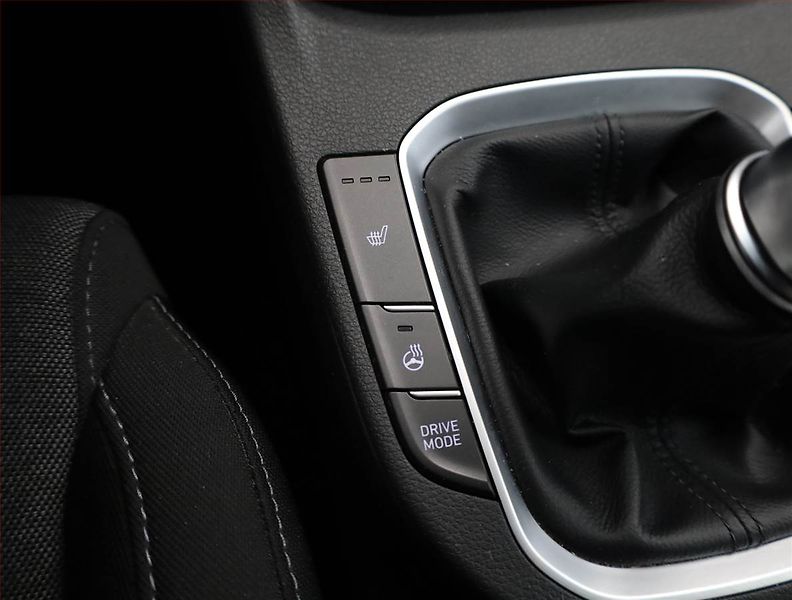Hyundai i30 (2022) 1.5 T-GDI MHEV, ČR,1.maj - fotka 14 z 20