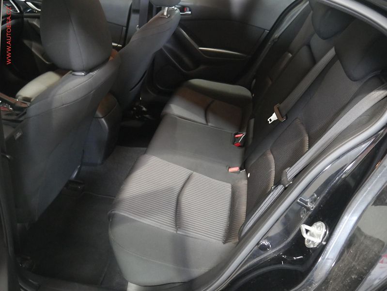 Mazda 3 (2014) 2.0 i, ČR, Navi, xenon - fotka 10 z 18