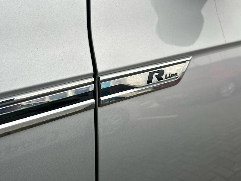 Volkswagen Touareg (2021) V6 3.0TDI 8AT 4MOTION R-Line - fotka 22 z 35