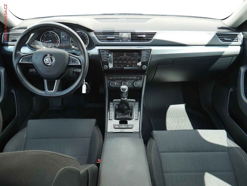 Škoda Superb (2016) 2.0TDi, ČR, Ambition, bixen - fotka 8 z 19