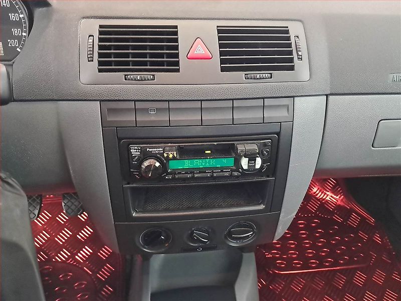 Škoda Fabia (2003) 1.2, Serv.kniha, po STK, Tažné - fotka 12 z 17