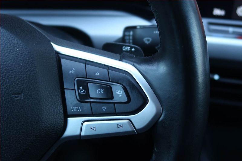 Volkswagen Golf (2022) Life 2.0 TDI, Automat - fotka 22 z 25