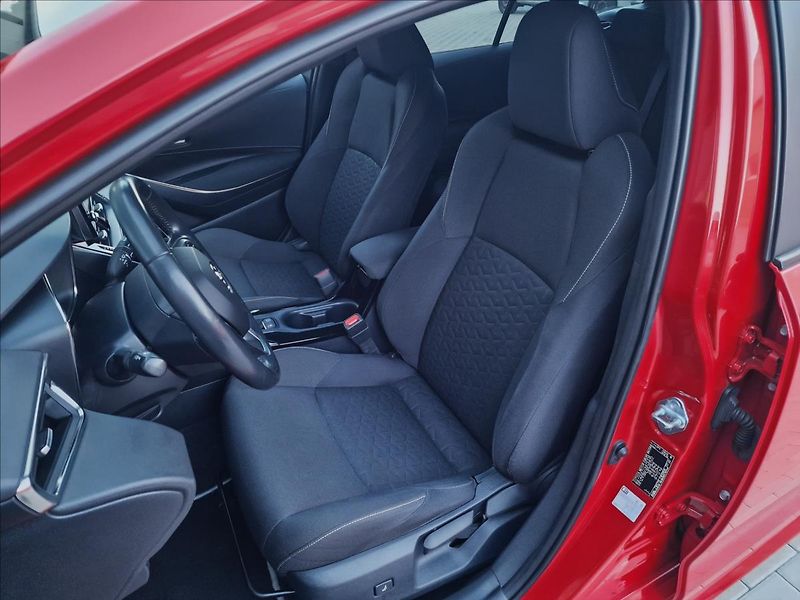 Toyota Corolla 1.8 Hybrid Comfort, ČR,1.Maj. - fotka 33 z 46