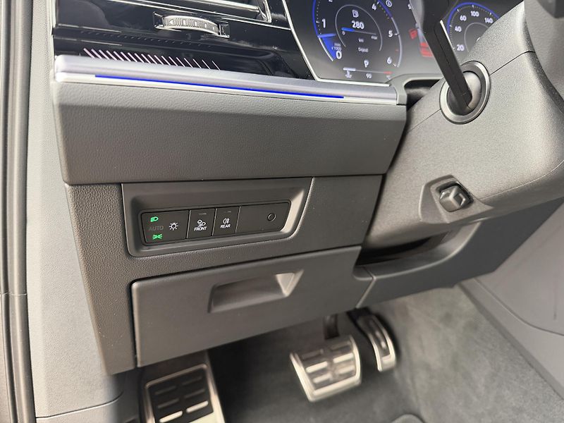 Volkswagen Touareg 3.0Tdi*210kw*DPH*Final-Edition - fotka 9 z 50