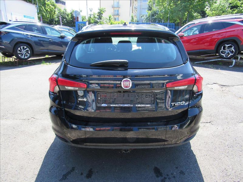 Fiat Tipo 1,6 MultiJet Automat - fotka 5 z 31