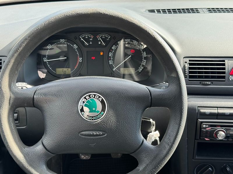 Škoda Octavia (2009) 1.9 TDI 74kW - fotka 17 z 33