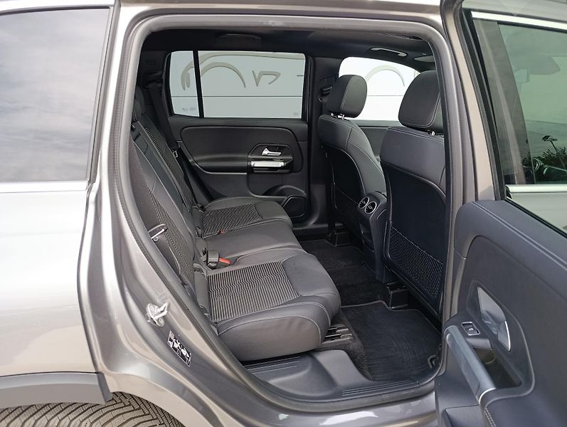 Mercedes-Benz GLB 200 4MATIC ČR  - fotka 15 z 34