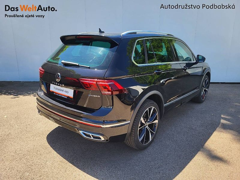 Volkswagen Tiguan (2023) R-Line 1,4 TSI / 180 kW eHybri - fotka 2 z 30