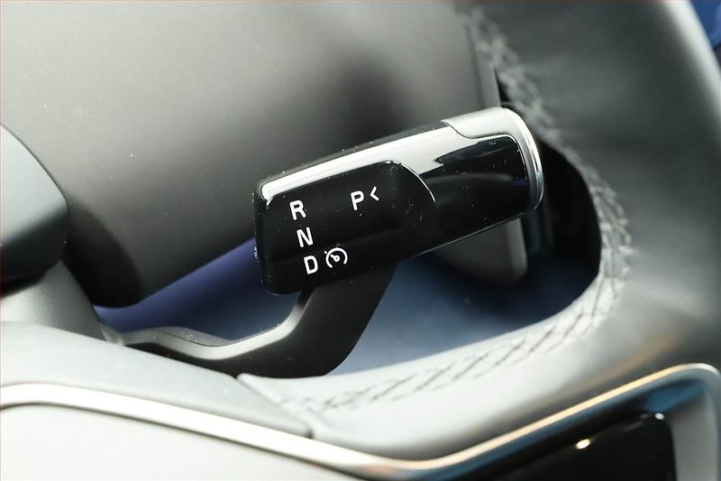 Volvo EX30 (2024) 69kWh Single Motor - fotka 9 z 24