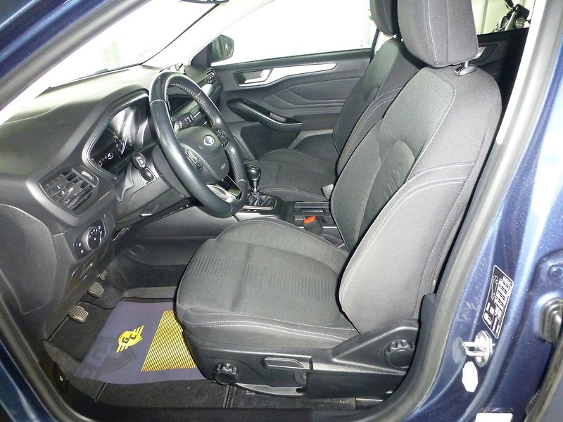 Ford Focus (2020) 2,0TDCI**VYHŘ VOLANT+SED**NAVI - fotka 11 z 27