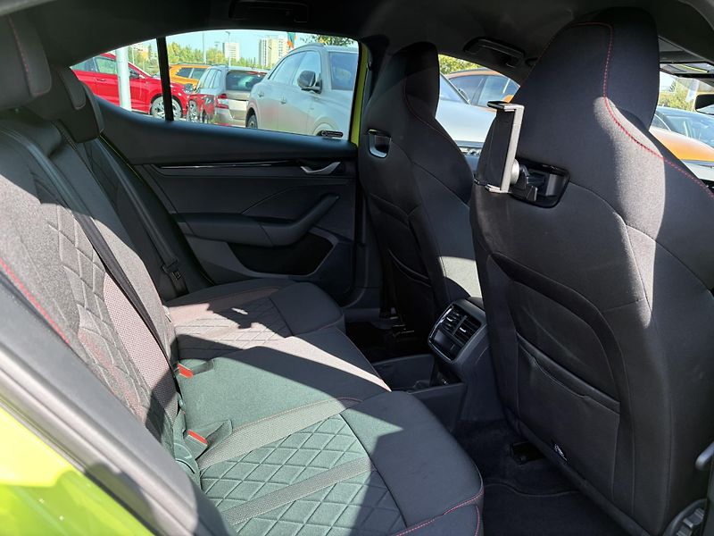 Škoda Octavia RS TSi 195/2.0 A7F - fotka 14 z 22