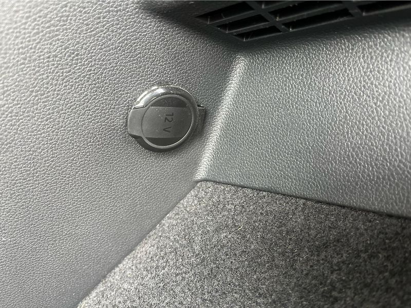Volkswagen Tiguan Life 2.0 TDI 110 kW DSG - fotka 26 z 30
