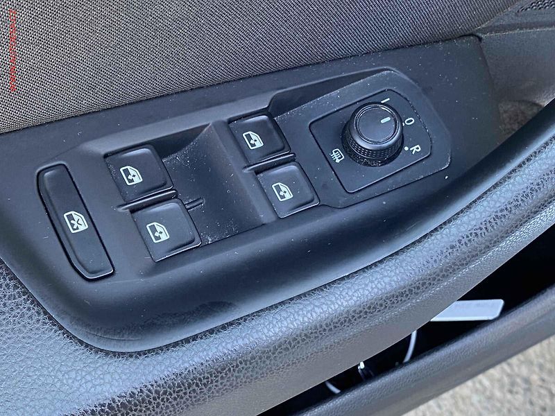 Volkswagen Passat (2016) 1.6TDi, Comfortline - fotka 11 z 17