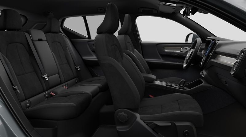 Volvo XC40 (2026) B3 ULTRA DARK AUT - fotka 12 z 14